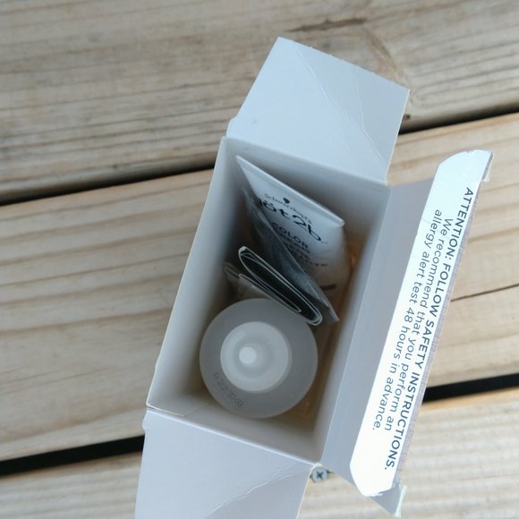 Silver Hair Dye - Picture 3 of 6